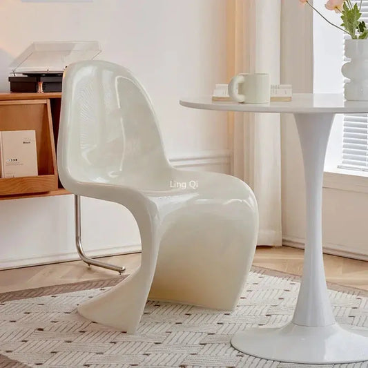 Designer Plastic Dining Chairs Space Saving Ergonomic Apartment Makeup Chair White Fashion Meubles De Salon Interior Furniture OBA