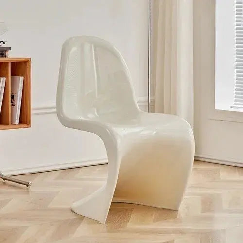 Designer Plastic Dining Chairs Space Saving Ergonomic Apartment Makeup Chair White Fashion Meubles De Salon Interior Furniture OBA